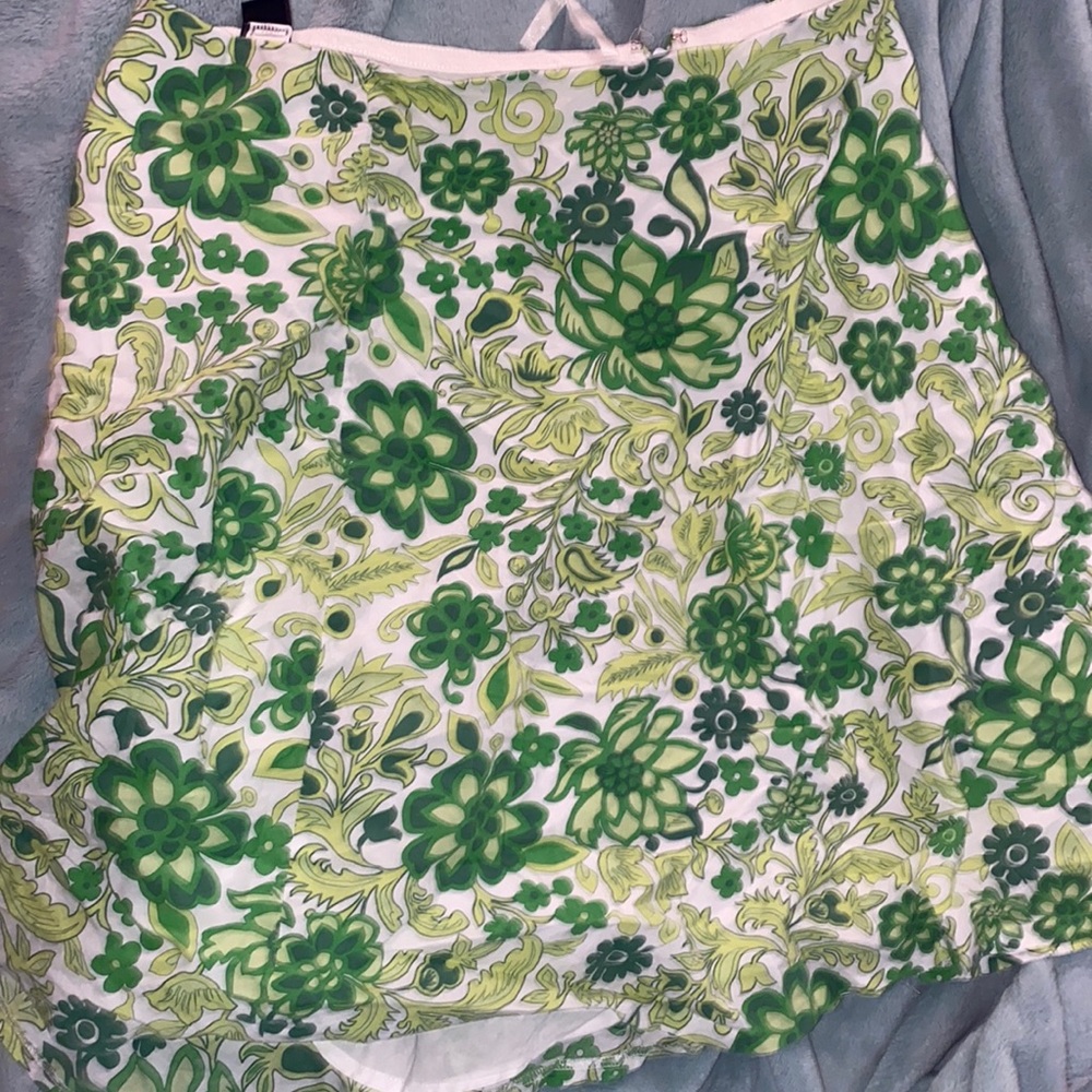 Gap pattern skirt